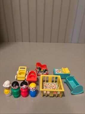 Lot of vintage Fisher-Price Little People